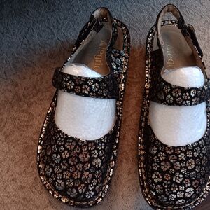 Alegria Kids Black and Gold Floral Dress Shoes